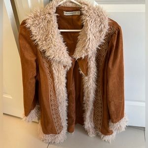 Women’s mid-length coat
